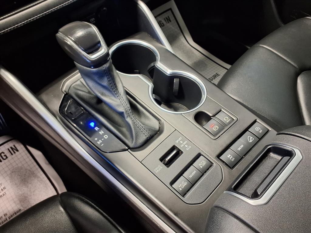 used 2021 Toyota Highlander car, priced at $27,995