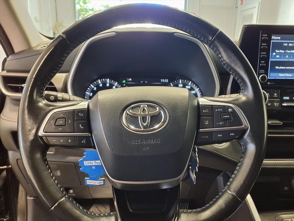 used 2021 Toyota Highlander car, priced at $27,995