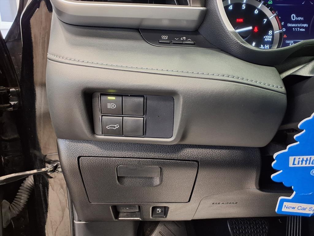 used 2021 Toyota Highlander car, priced at $27,995
