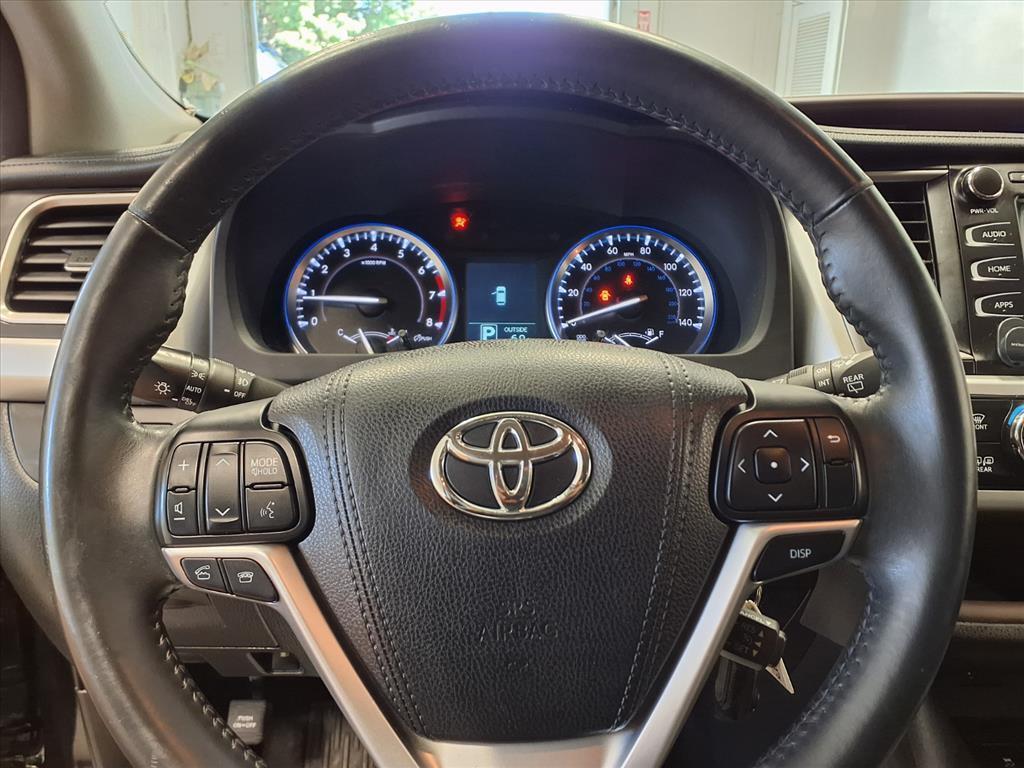 used 2016 Toyota Highlander car, priced at $16,995