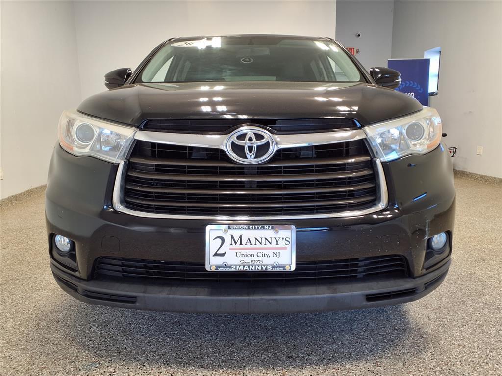 used 2016 Toyota Highlander car, priced at $16,995