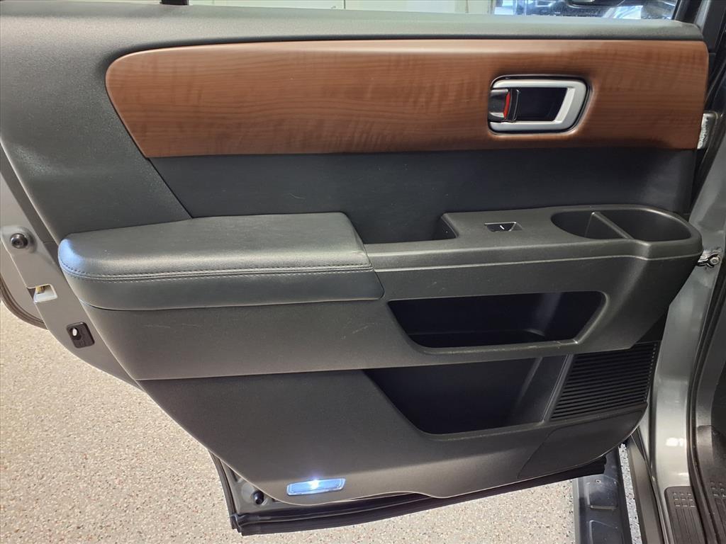 used 2009 Honda Pilot car, priced at $7,995