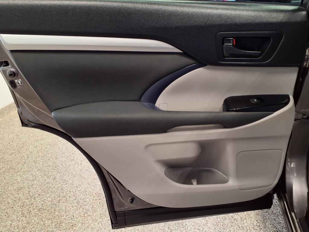 used 2018 Toyota Highlander car, priced at $17,995