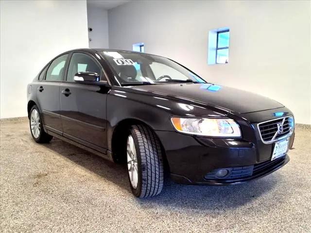 used 2009 Volvo S40 car, priced at $5,995