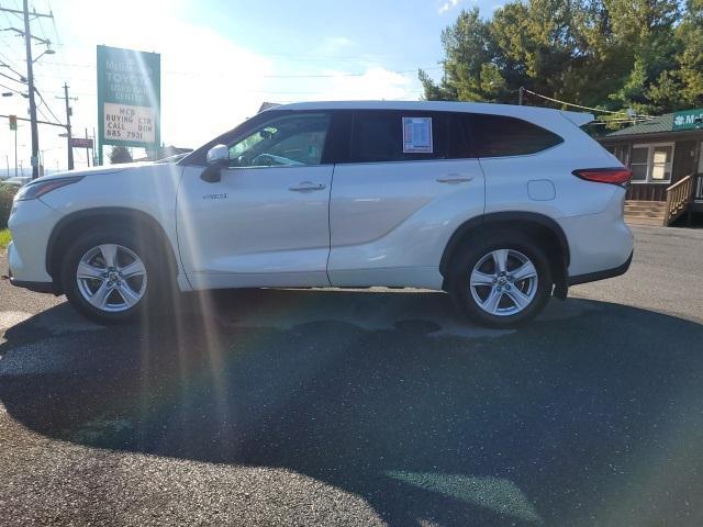 used 2021 Toyota Highlander Hybrid car, priced at $25,988