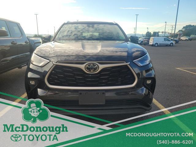 used 2021 Toyota Highlander car, priced at $27,990