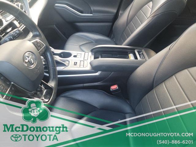 used 2021 Toyota Highlander car, priced at $27,990