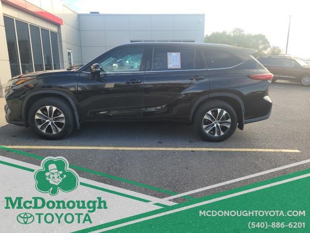 used 2021 Toyota Highlander car, priced at $27,990