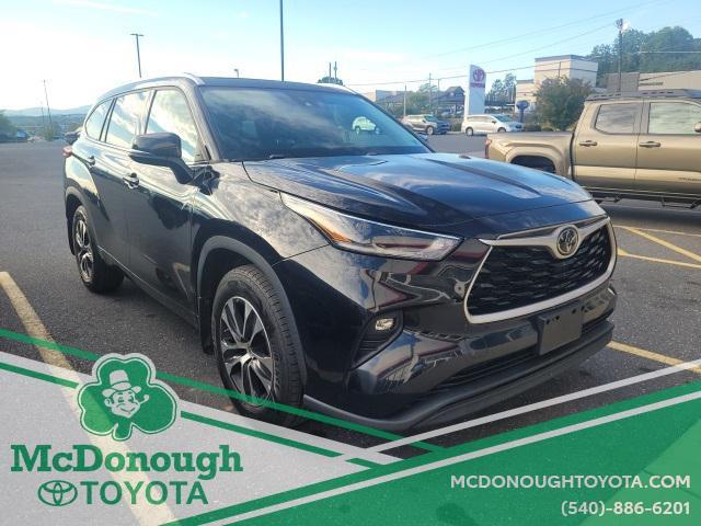 used 2021 Toyota Highlander car, priced at $27,990