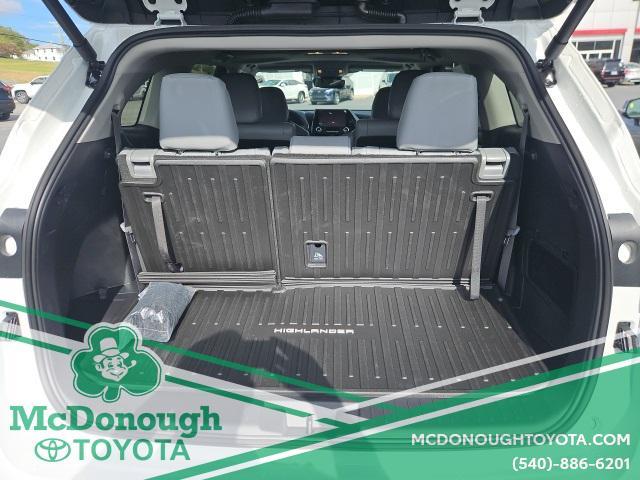 new 2025 Toyota Highlander car, priced at $47,833