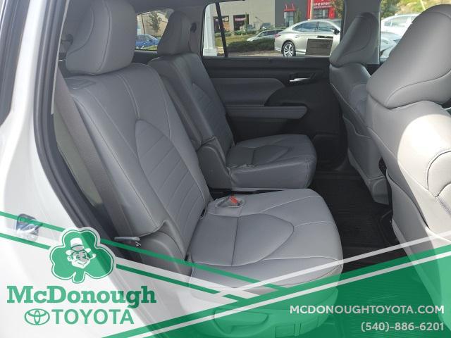 new 2025 Toyota Highlander car, priced at $47,833