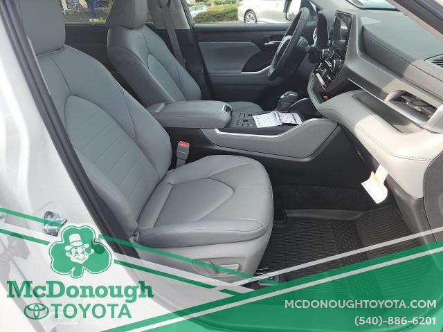 new 2025 Toyota Highlander car, priced at $47,833