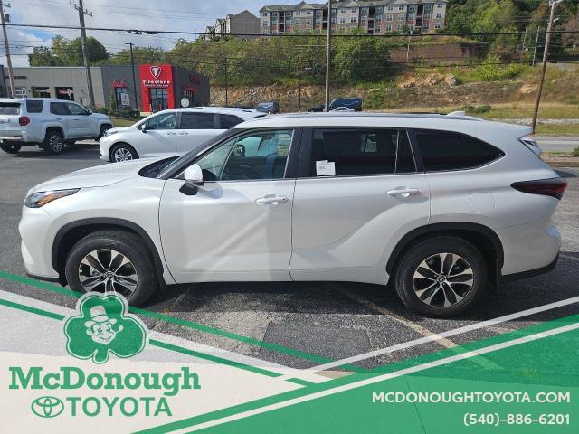 new 2025 Toyota Highlander car, priced at $47,833