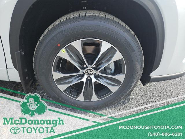 new 2025 Toyota Highlander car, priced at $47,833