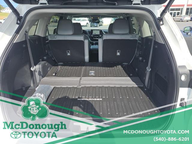new 2025 Toyota Highlander car, priced at $47,833