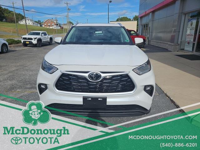 new 2025 Toyota Highlander car, priced at $47,833