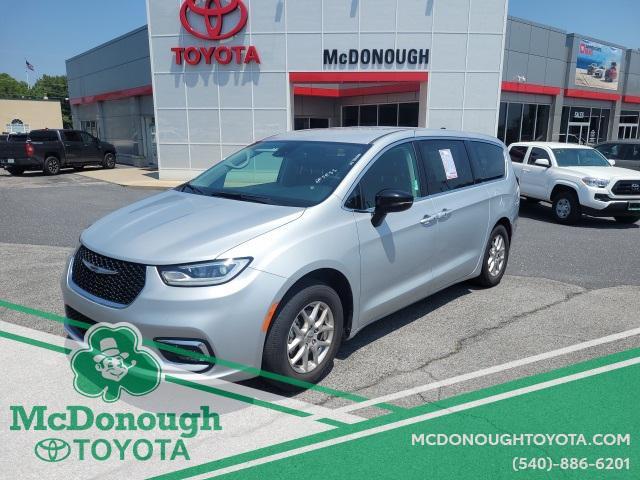 used 2024 Chrysler Pacifica car, priced at $29,350