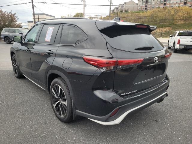 used 2022 Toyota Highlander car, priced at $40,792