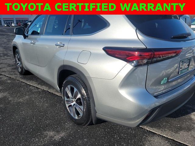 used 2023 Toyota Highlander car, priced at $38,750