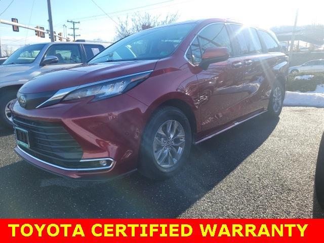 used 2023 Toyota Sienna car, priced at $40,871