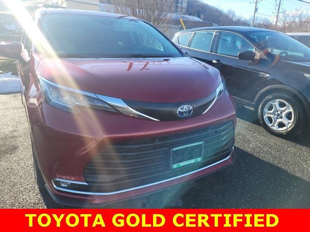 used 2023 Toyota Sienna car, priced at $38,980