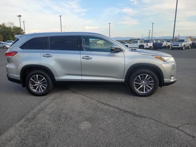 used 2019 Toyota Highlander car, priced at $27,233