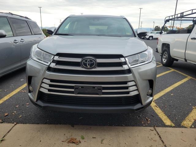 used 2019 Toyota Highlander car, priced at $27,233