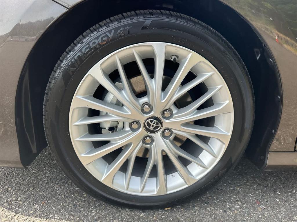 used 2018 Toyota Camry Hybrid car, priced at $25,997