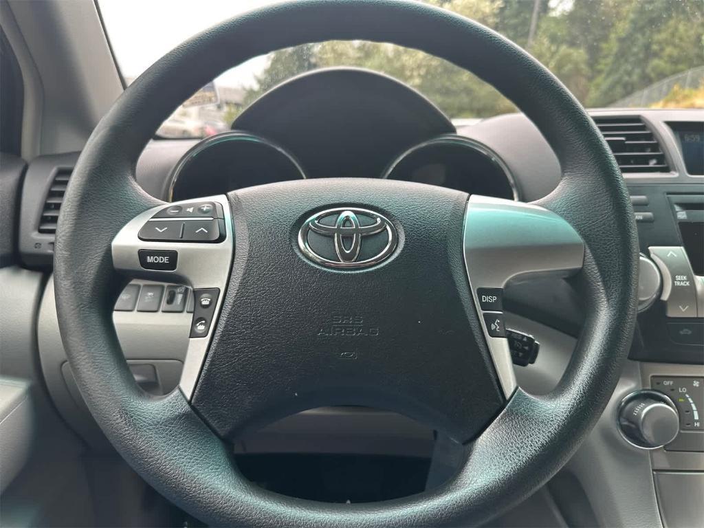used 2012 Toyota Highlander car, priced at $15,995