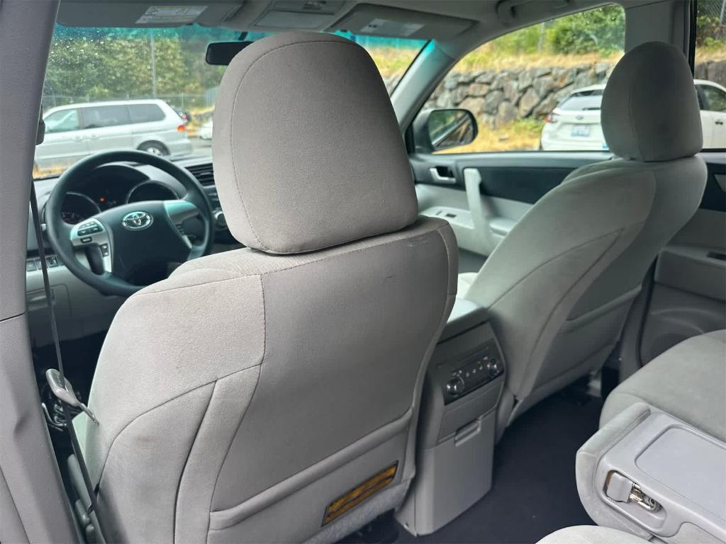 used 2012 Toyota Highlander car, priced at $15,995