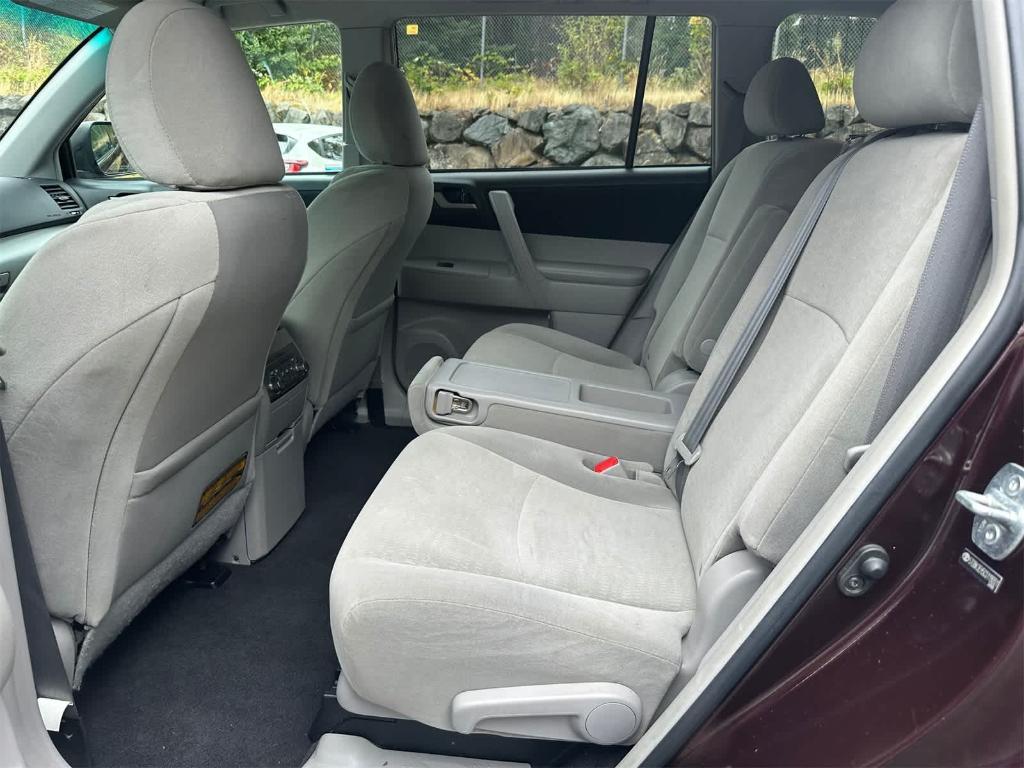 used 2012 Toyota Highlander car, priced at $15,995