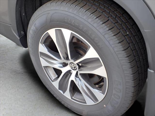 used 2022 Toyota Highlander car, priced at $35,987