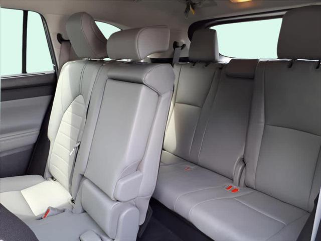 used 2022 Toyota Highlander car, priced at $35,987