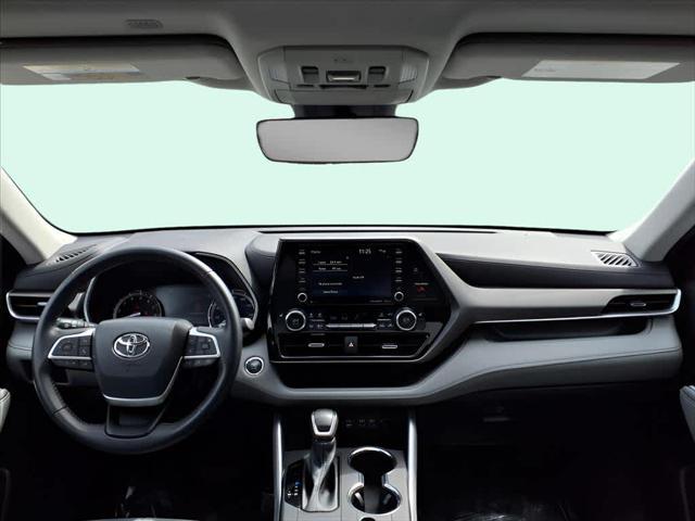 used 2022 Toyota Highlander car, priced at $35,987