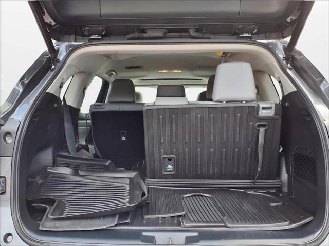 used 2022 Toyota Highlander car, priced at $35,987