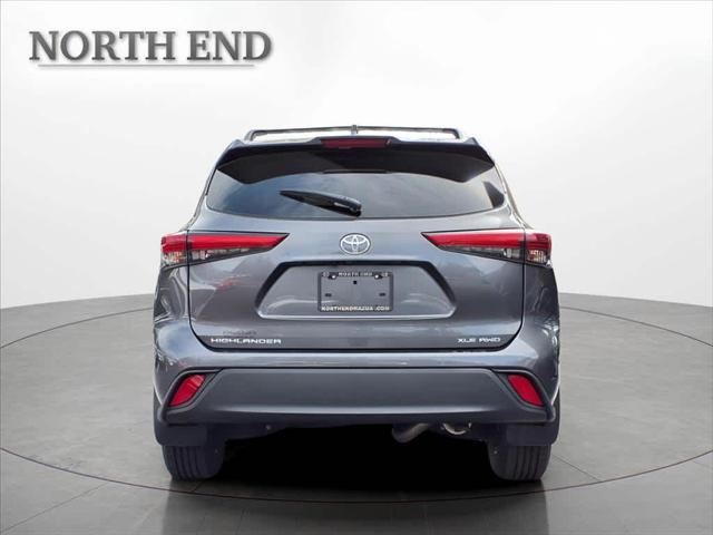 used 2022 Toyota Highlander car, priced at $35,987