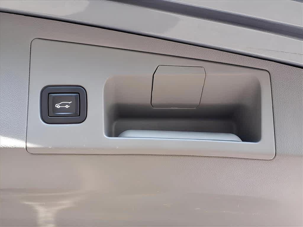 used 2021 Cadillac XT5 car, priced at $33,755