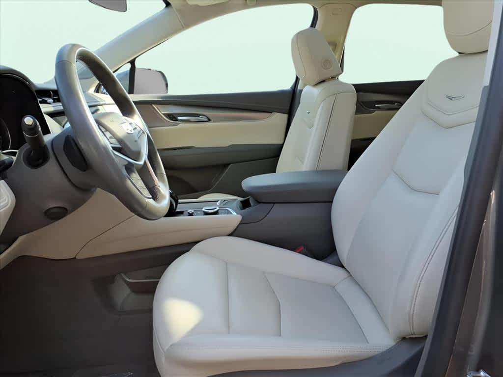 used 2021 Cadillac XT5 car, priced at $33,755