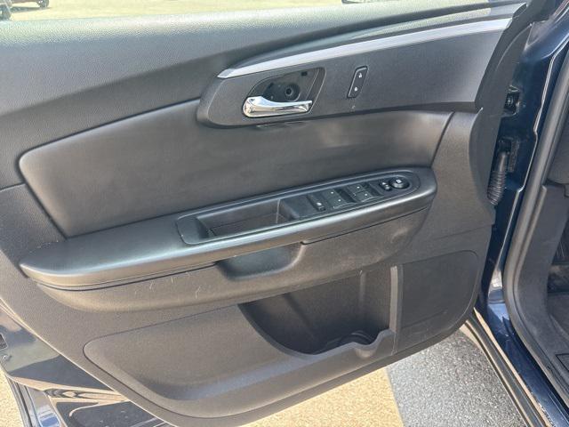 used 2011 Chevrolet Traverse car, priced at $2,950