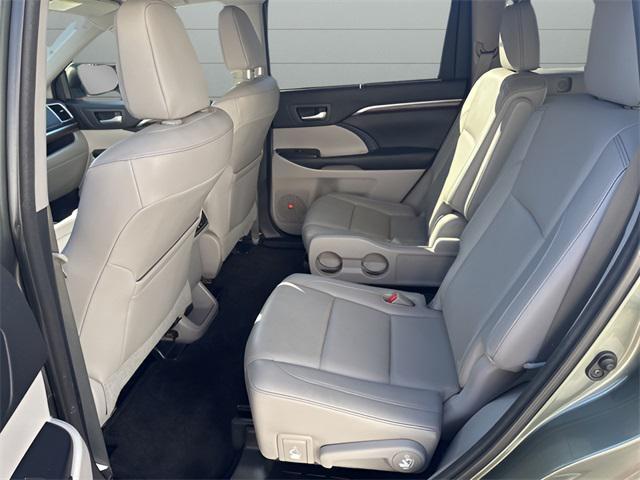 used 2015 Toyota Highlander car, priced at $19,999