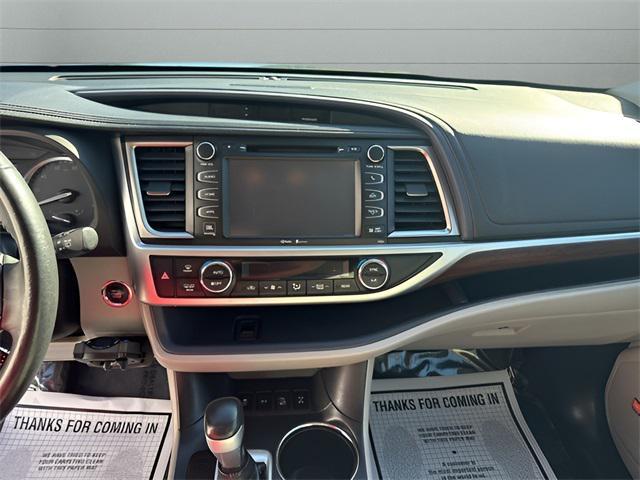 used 2015 Toyota Highlander car, priced at $19,999