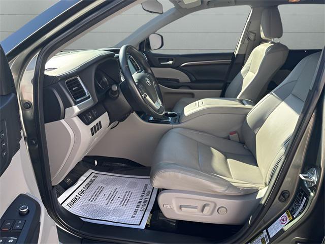 used 2015 Toyota Highlander car, priced at $19,999