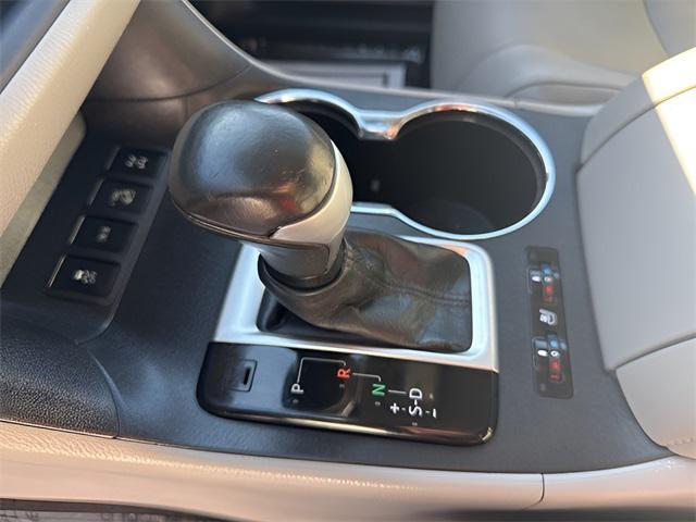used 2015 Toyota Highlander car, priced at $19,999