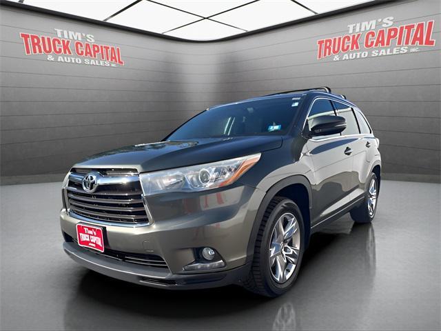 used 2015 Toyota Highlander car, priced at $19,999