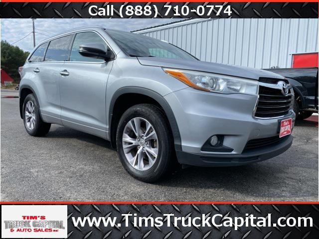 used 2015 Toyota Highlander car, priced at $12,875