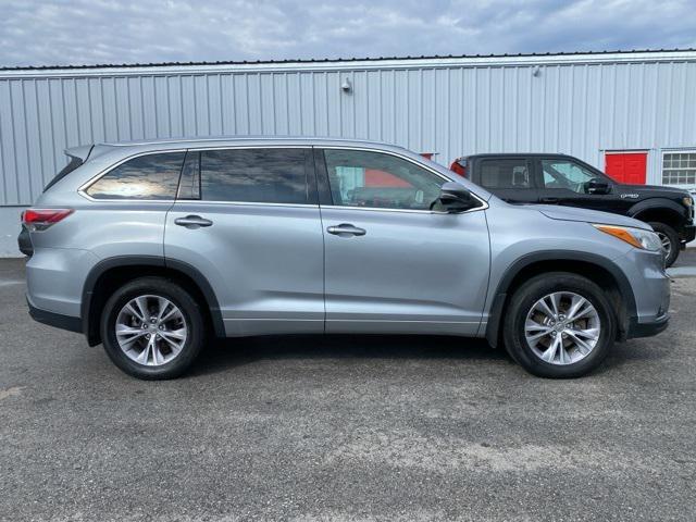 used 2015 Toyota Highlander car, priced at $14,975