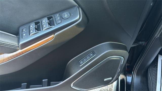 used 2019 GMC Yukon car, priced at $29,999