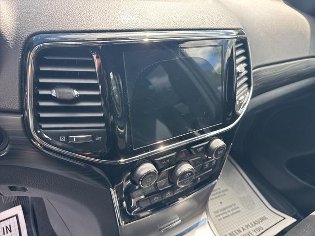 used 2019 Jeep Grand Cherokee car, priced at $18,999