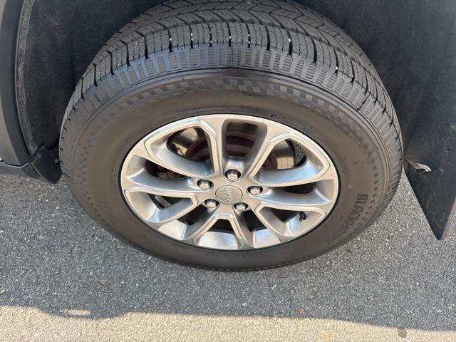 used 2015 Jeep Grand Cherokee car, priced at $14,999