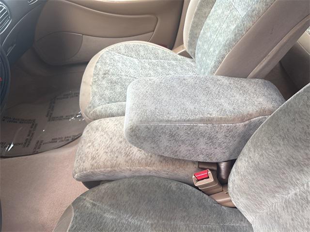 used 1996 Ford Taurus car, priced at $3,950